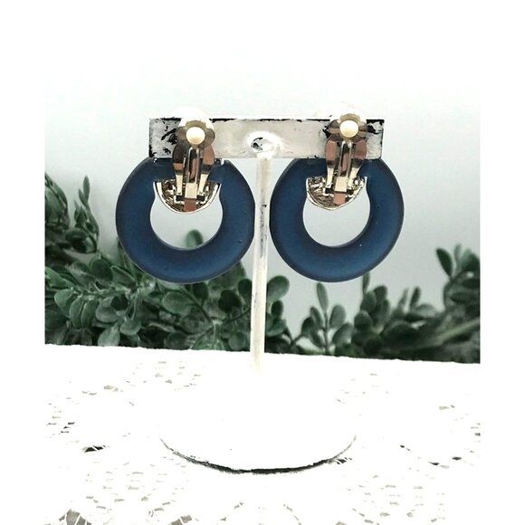Vintage Blue Lucite Clip-On Earrings With Faux Black Stone Oval Detail - Picture 7 of 7